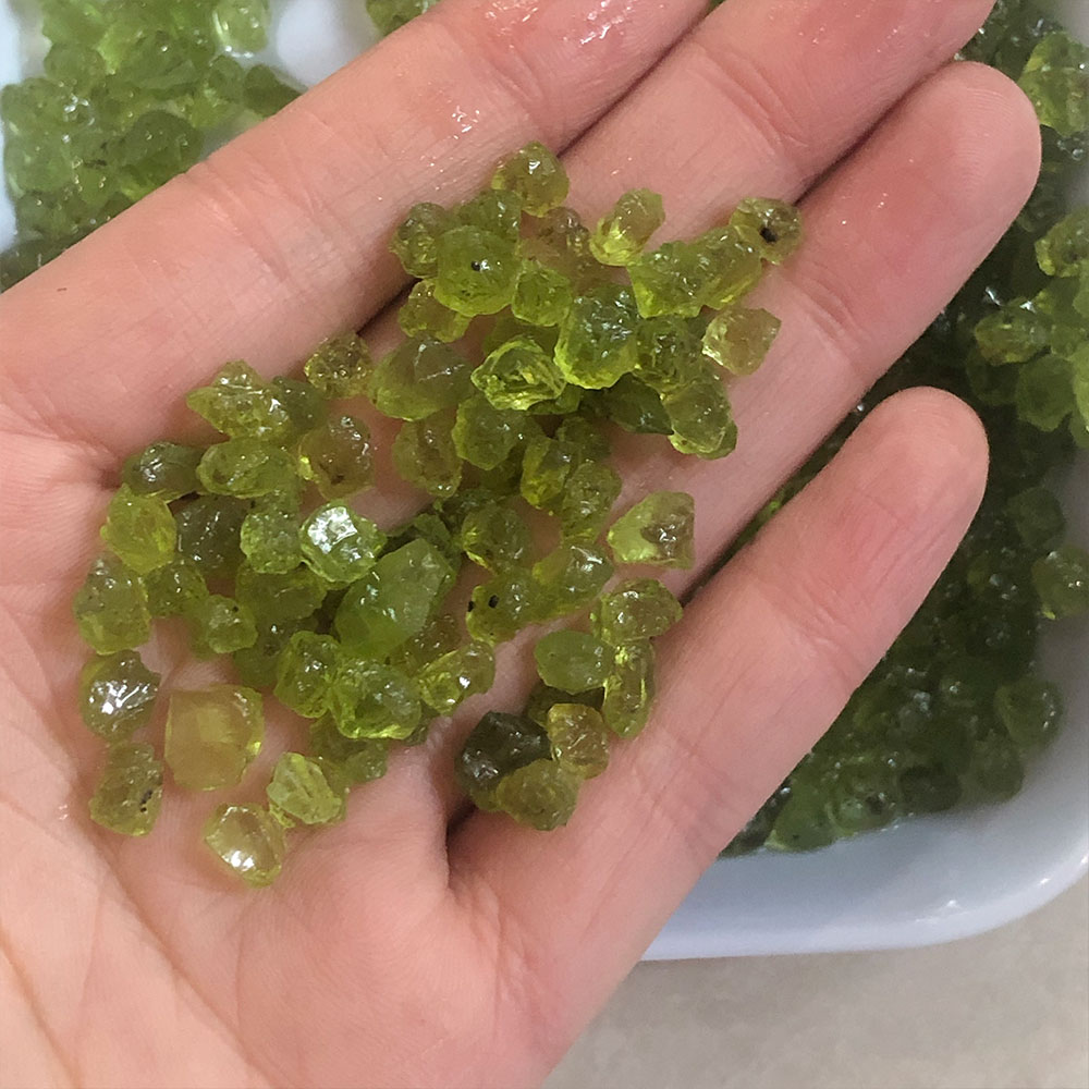 20 グラム/パック天然ペリドットオリビン水晶原石チップ砂利 - Fish Tank Gravel のレビューと価格